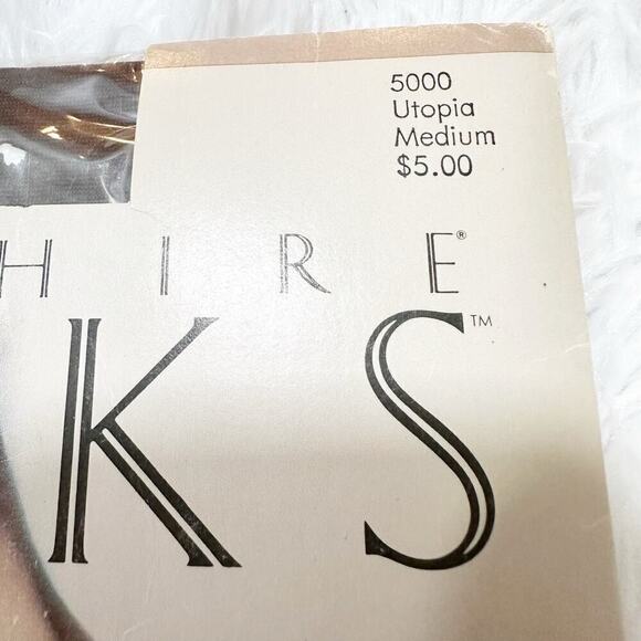 Vintage New In Package Berkshire Silky Control Top Pantyhose 5000 Utopia Medium - Picture 2 of 4